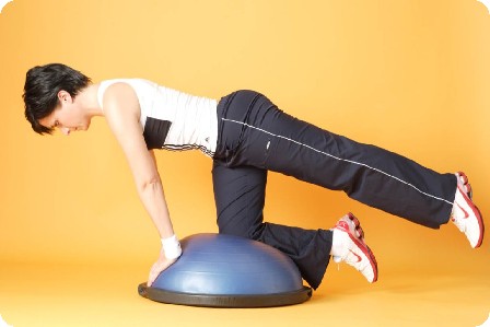 bosu_balance_trainer_cat_swimming_leg_media_juicy-